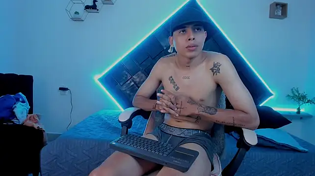 Dante_Blake_ Show in webcam