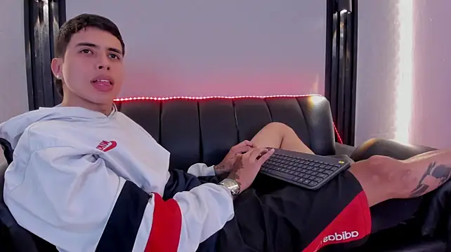Pertunjukan Kamera Web Dante_Blake_