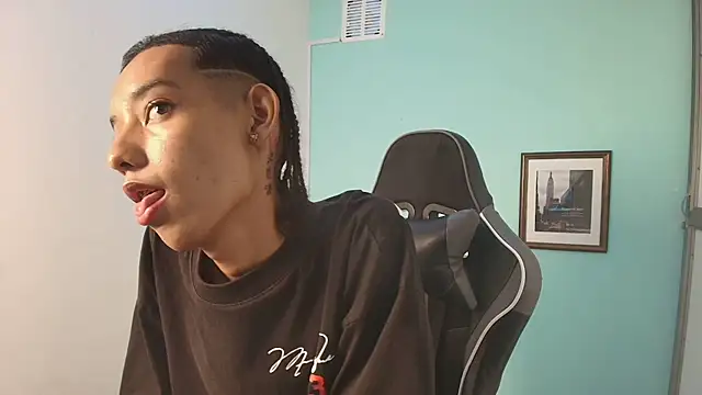Drake_cum23 Webcam-Show