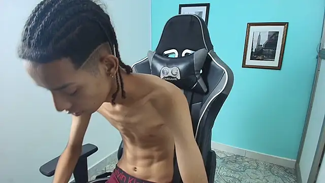 Show modela Drake_cum23 na web-kameri