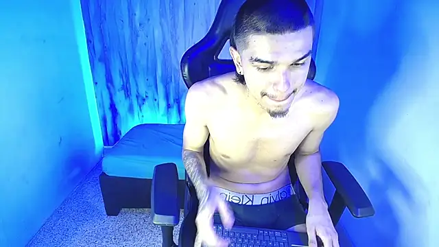 Pertunjukan Kamera Web Tayson_Hot