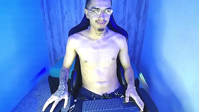 Pokazy przed kamerką – Tayson_Hot