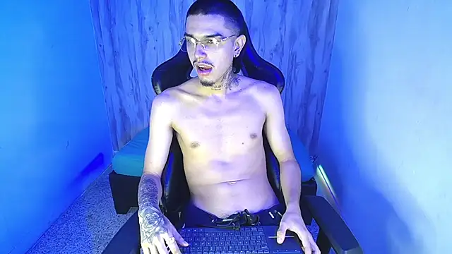 Tayson_Hot webkamerás műsora