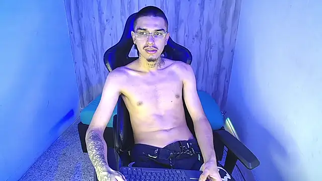 Tayson_Hotn Webbikameraesitys