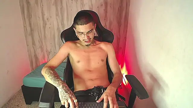 Tayson_Hot webcam show