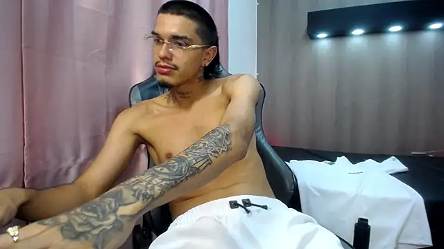 Pertunjukan Kamera Web Tayson_Hot