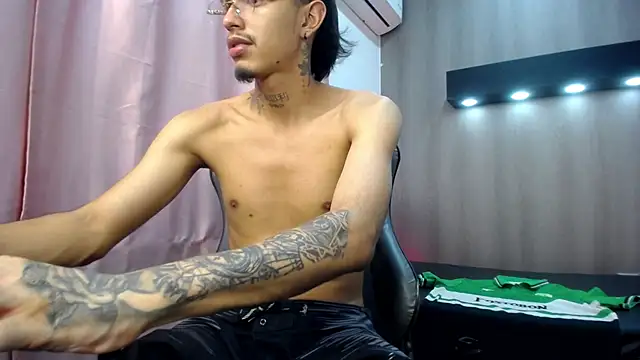 Tayson_Hot Webcamshow