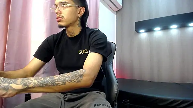Tayson_Hot webcam show