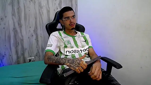 Tayson_Hot webcam show