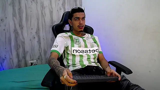 Tayson_Hot webcam show