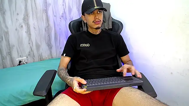 Tayson_Hot webkamerás műsora