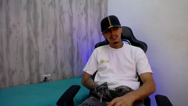 Tayson_Hot Webcam-Show