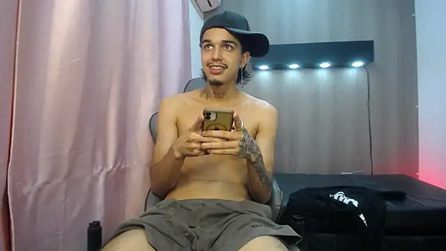 Tayson_Hot – webcam-show