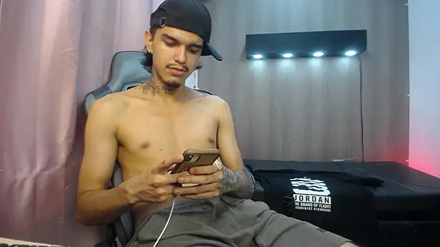 Tayson_Hot Webcamshow