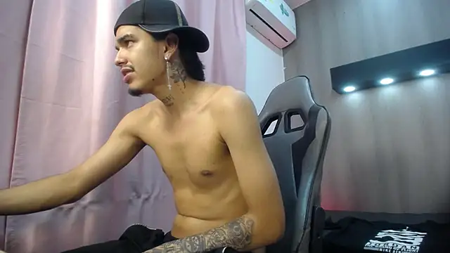 Tayson_Hot Webcam-Show