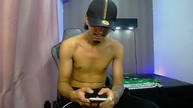 Tayson_Hot – webcam-show