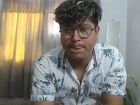Show de sharly14 na webcam