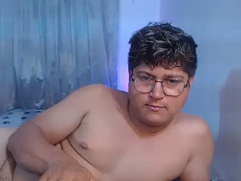 Show modela sharly14 na web-kameri