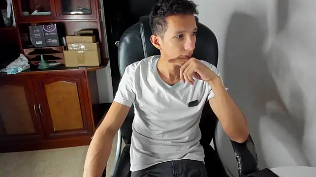 AlphaMarco webcam show