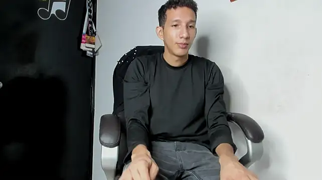 AlphaMarco Pertunjukan Webcam