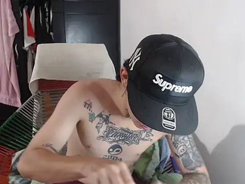 nick_boystraight Show in webcam