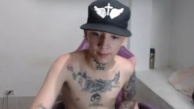 Show modela nick_boystraight na web-kameri