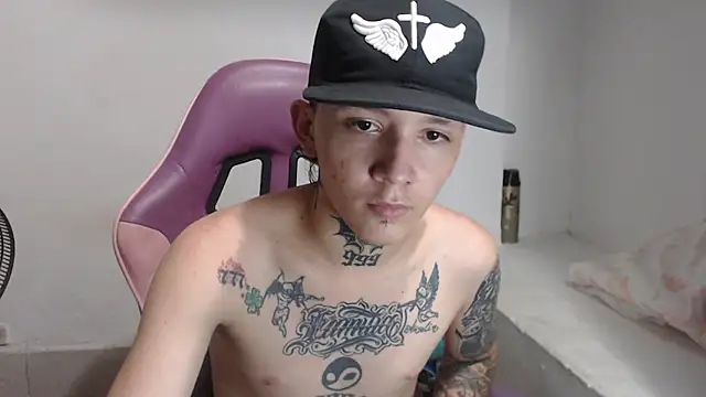 nick_boystraightn Webbikameraesitys