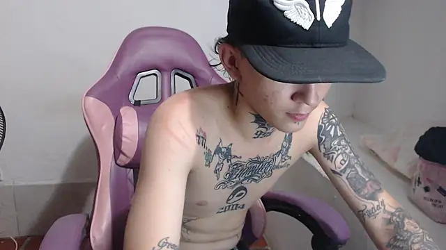 nick_boystraightn Webbikameraesitys