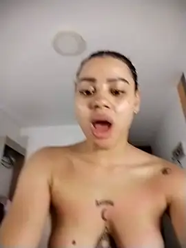 Tamararoose's Live XXX Chat