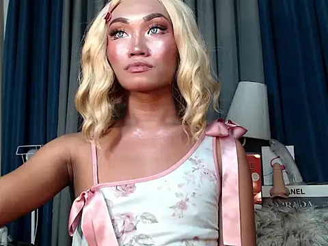 queen_serifina1 Pertunjukan Webcam
