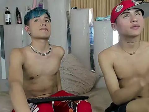 Nico_SantiHot_CSn Webbikameraesitys
