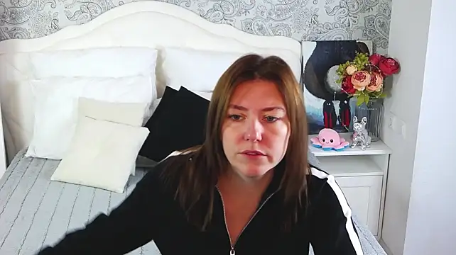 AliceEmerson's Live XXX Chat
