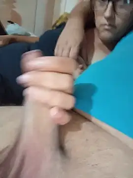 ionutflori12 Show in webcam