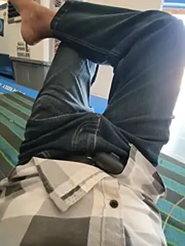 Bull_young2's Webcam Show