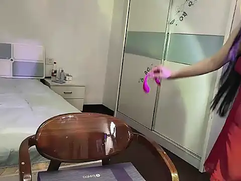 QIQI-88's Live XXX Chat