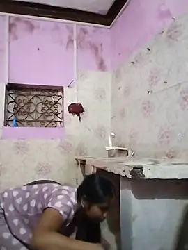 aapki-bhabhiii Adlı Modelin Canlı XXX Sohbeti