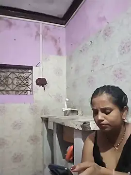 Chat XXX en directo de aapki-bhabhiii