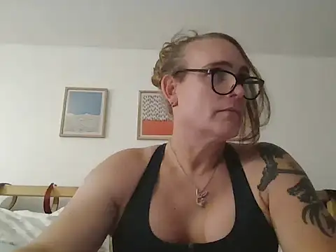 צ'אט XXX בשידור חי של redladyblossom
