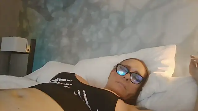הופעת וובקאם של redladyblossom