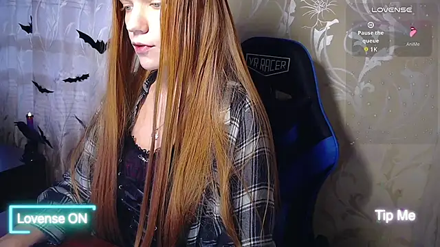 Chat XXX en directo de Charm-Doll