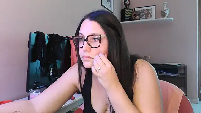 Chat +18 de luanaxx99 ao vivo