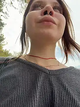 SlavicCandyn Webbikameraesitys