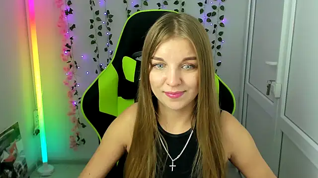 Chatroom XXX en direct de LuckyKinsley