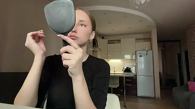 ShelbaMitsuda's Webcam Show
