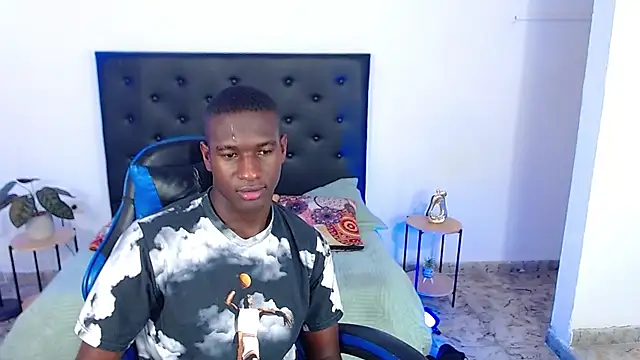 Show de yousimon18 na webcam