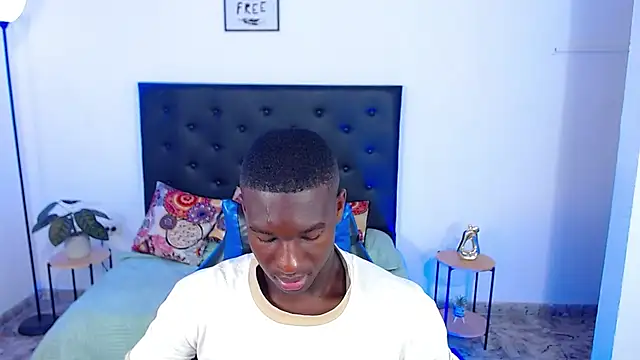 yousimon18 webcam show