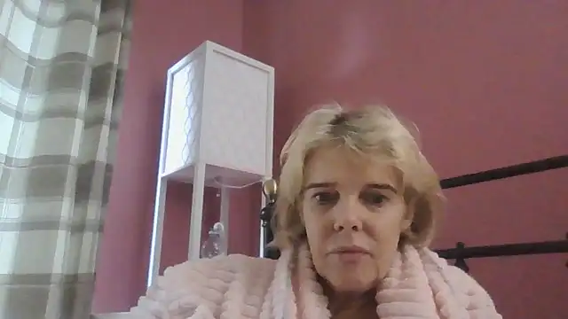 Huskie_Mia_UK Chat XXX in diretta