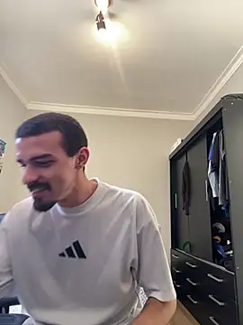 Show de Ivis1999 na webcam