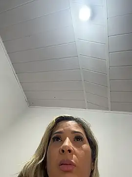 lindinha-sexy Show in webcam