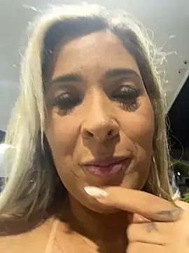 lindinha-sexy: διαδικτυακό σόου στην κάμερα